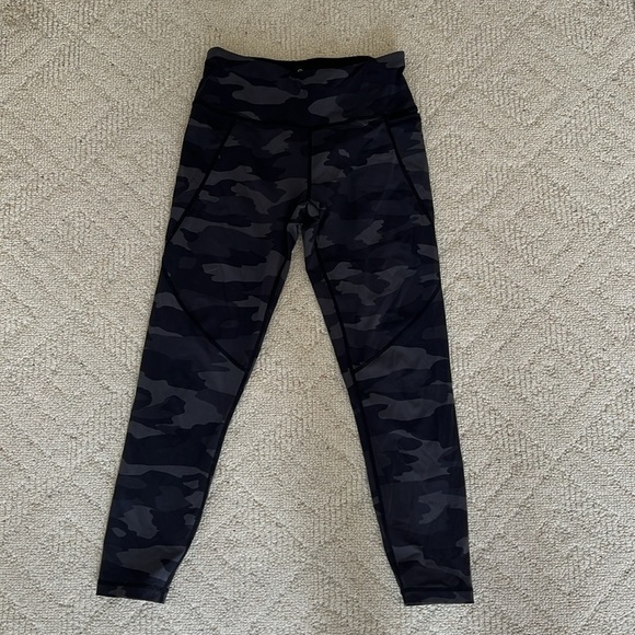 Sweaty Betty Power 7/8 Leggings Tights Black Grey Camo Print - Picture 2 of 6